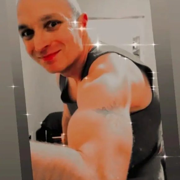 Rumor has it that he's great in bed ... Matthew G. - Picture 13 of 16